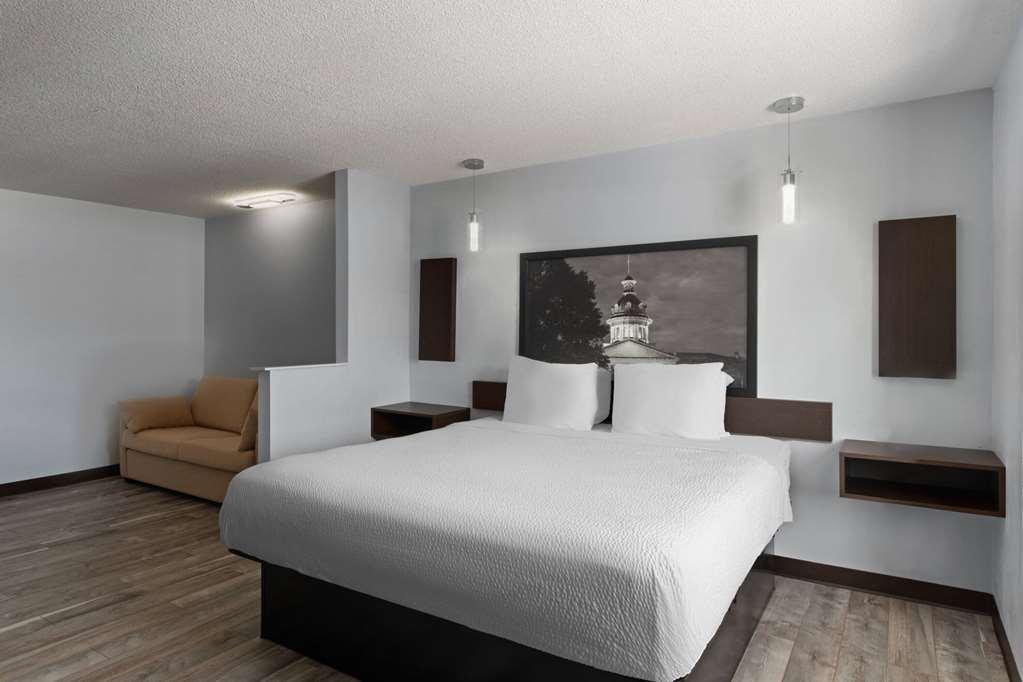 Super 8 By Wyndham Harbison/Parkridge Hospital Hotel Columbia Room photo