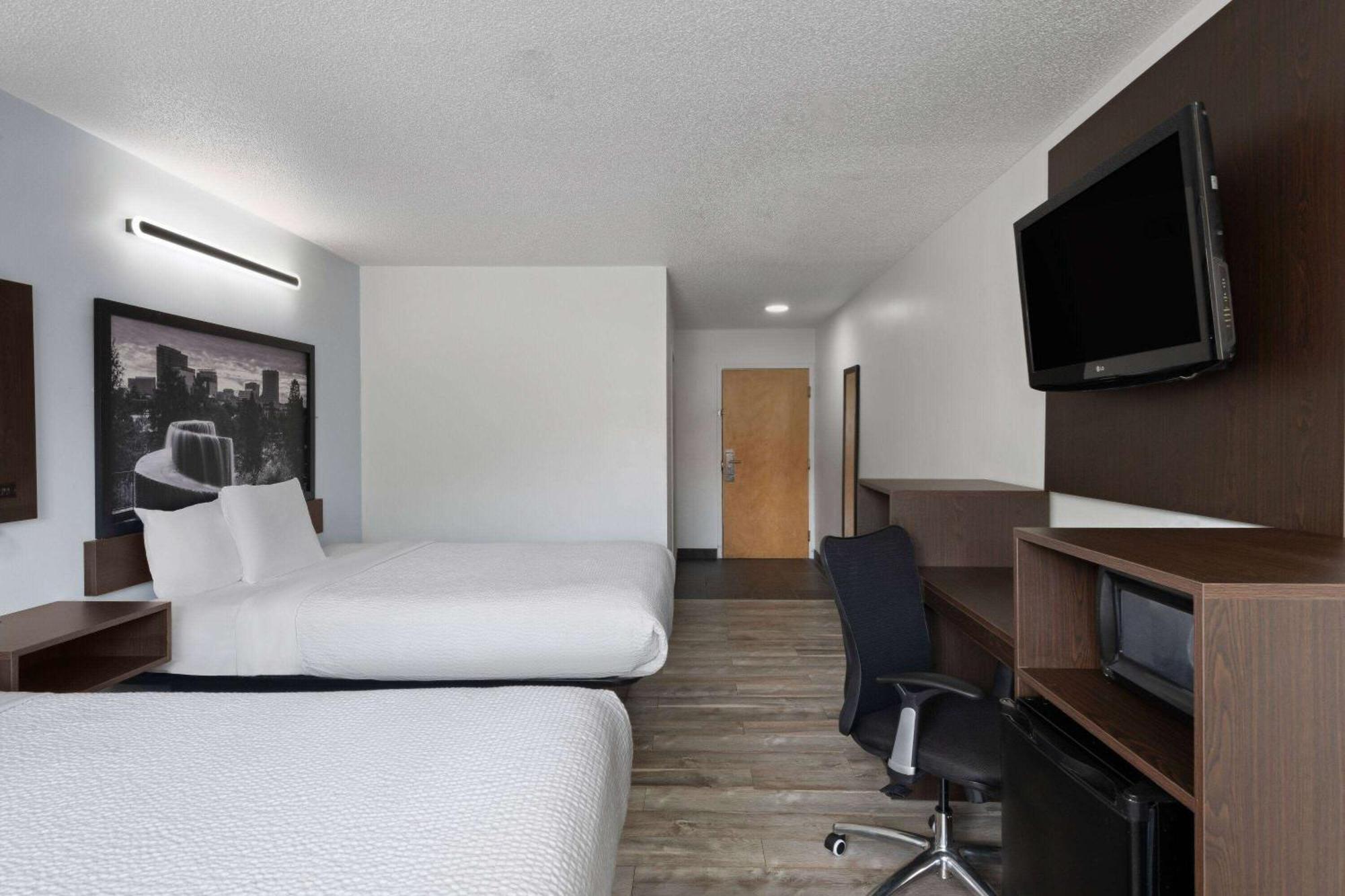 Super 8 By Wyndham Harbison/Parkridge Hospital Hotel Columbia Exterior photo