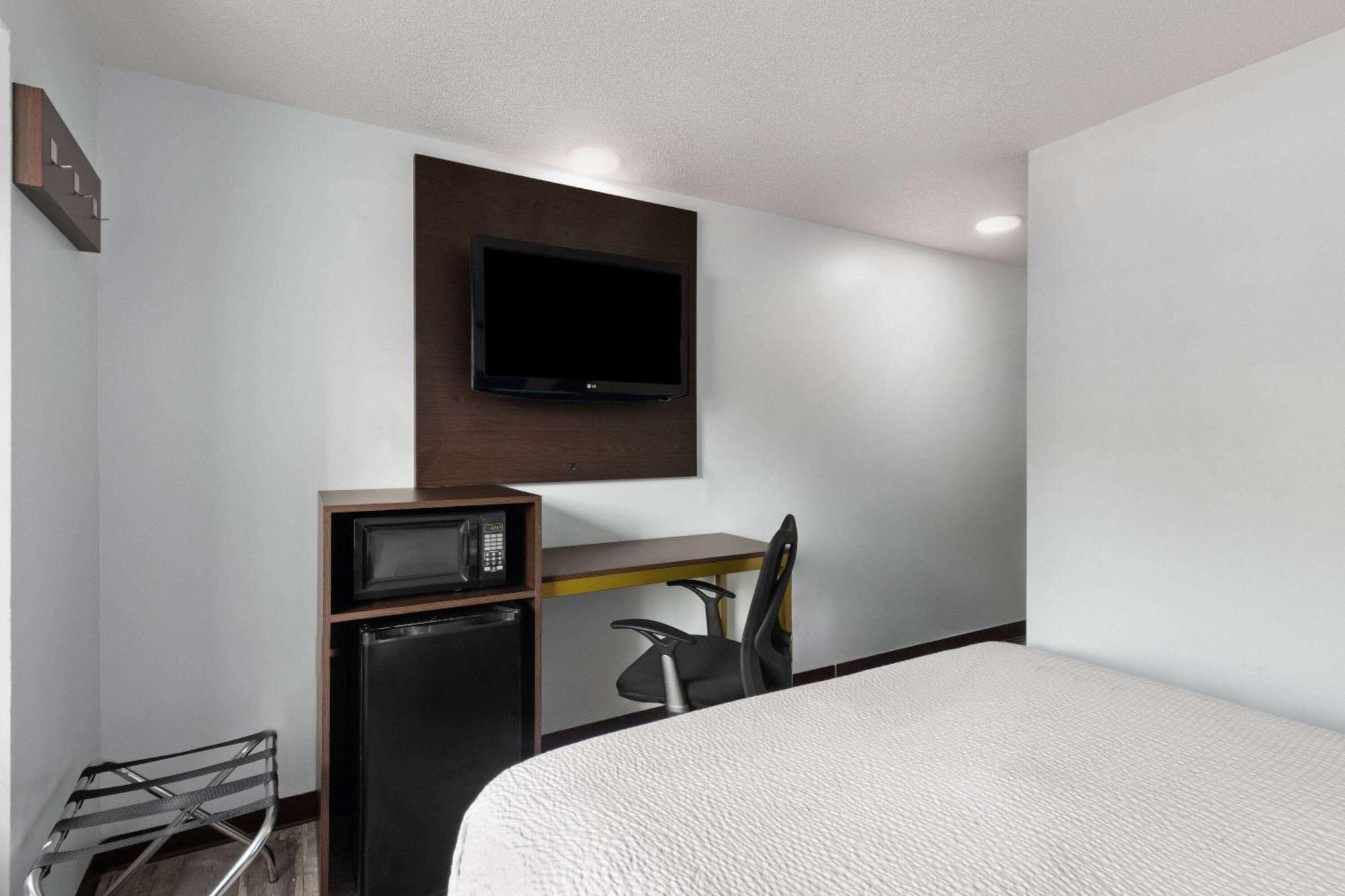 Super 8 By Wyndham Harbison/Parkridge Hospital Hotel Columbia Exterior photo